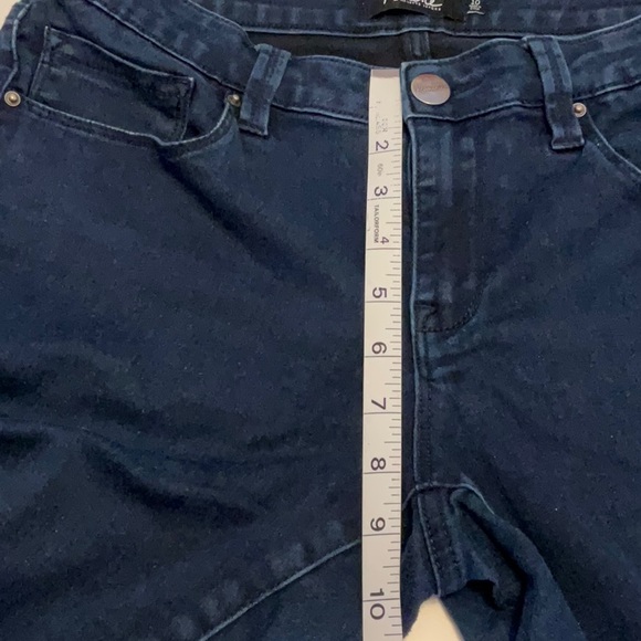 Nanette Lepore Women’s Dark Wash Crop Jean Size 10 - Picture 7 of 9